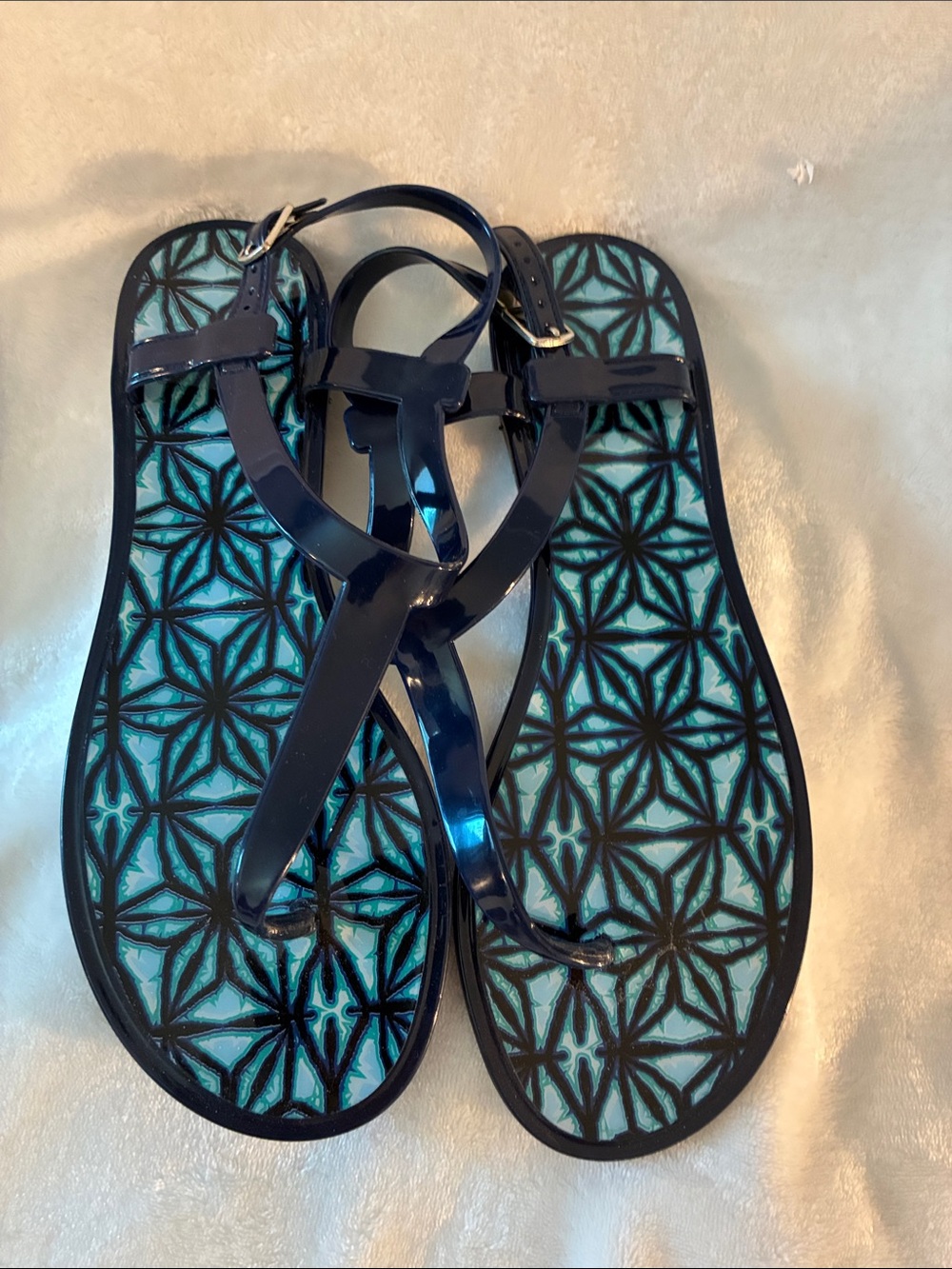SANDALS Women’s Navy Blue Patterned T-Strap Sandals. SIZE 7 NWOT